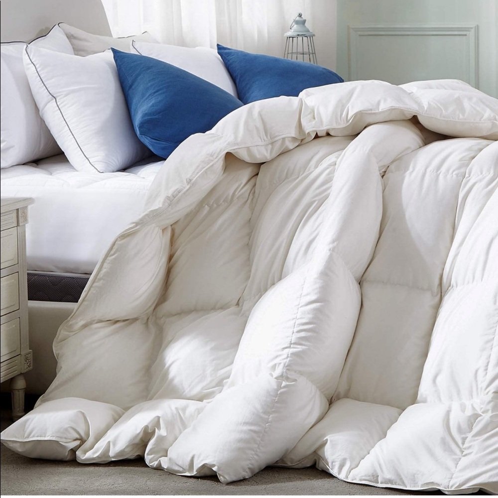 Down comforter duvet